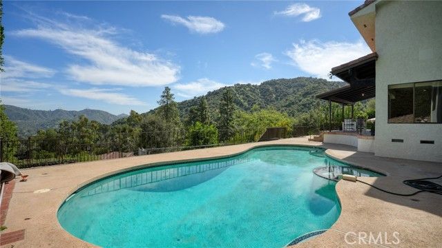 1340 Daily Circle, Glendale, CA 91208