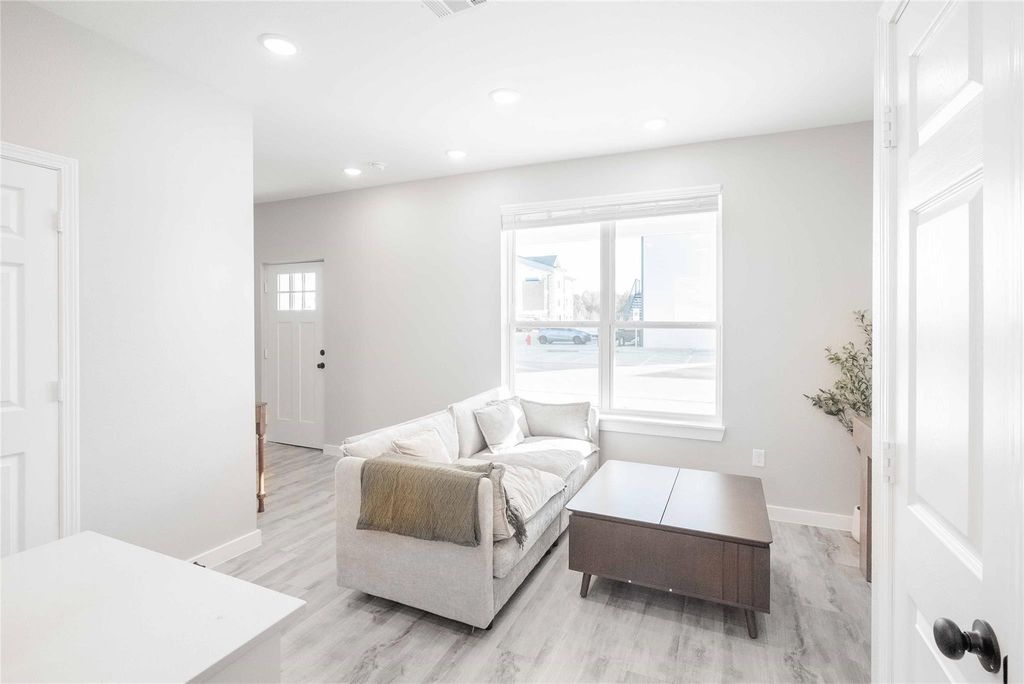 2101 Renike Road 6106, Waller, TX 77484