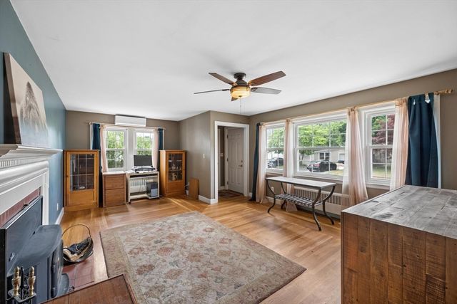 72 Mayfield St, Seekonk, MA 02771