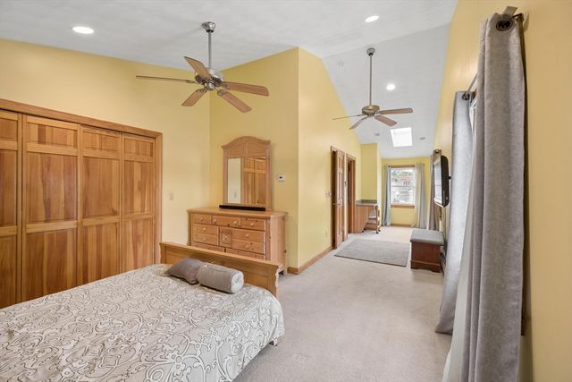 72 Mayfield St, Seekonk, MA 02771