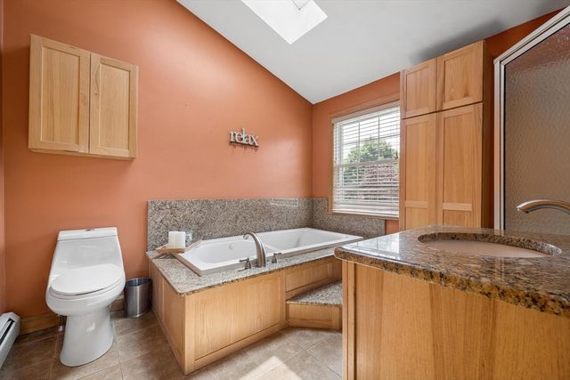 72 Mayfield St, Seekonk, MA 02771