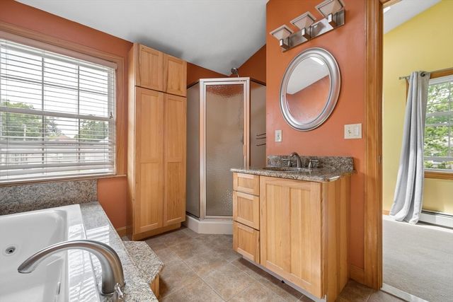 72 Mayfield St, Seekonk, MA 02771