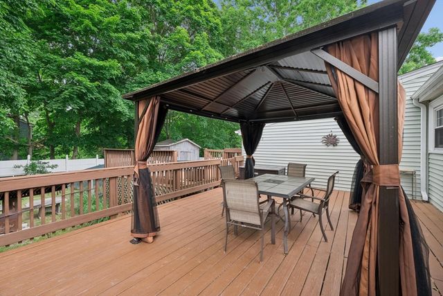 72 Mayfield St, Seekonk, MA 02771