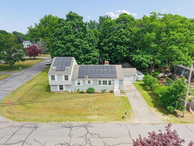 72 Mayfield St, Seekonk, MA 02771