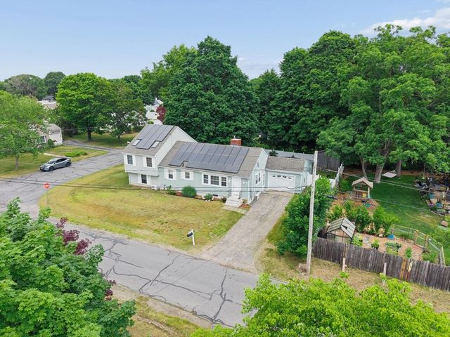 72 Mayfield St, Seekonk, MA 02771