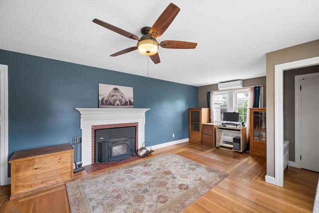 72 Mayfield St, Seekonk, MA 02771
