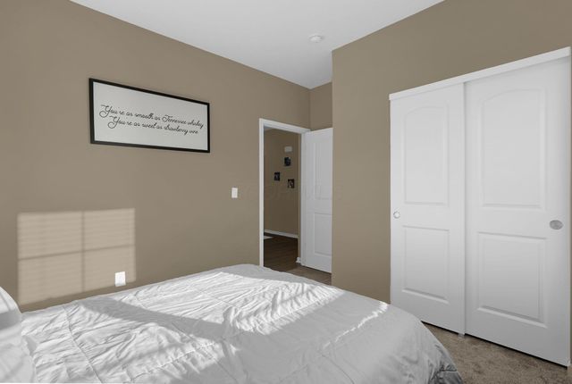 272 Mannaseh Drive W, Granville, OH 43023