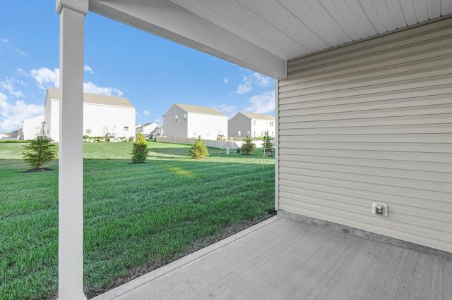 272 Mannaseh Drive W, Granville, OH 43023