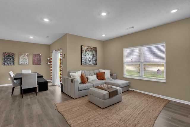 272 Mannaseh Drive W, Granville, OH 43023