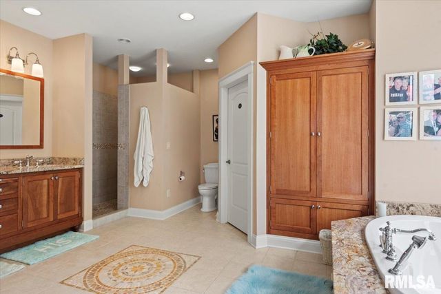 41 Lake Vista Drive, Taylorville, IL 62568