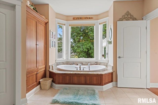 41 Lake Vista Drive, Taylorville, IL 62568