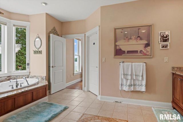 41 Lake Vista Drive, Taylorville, IL 62568