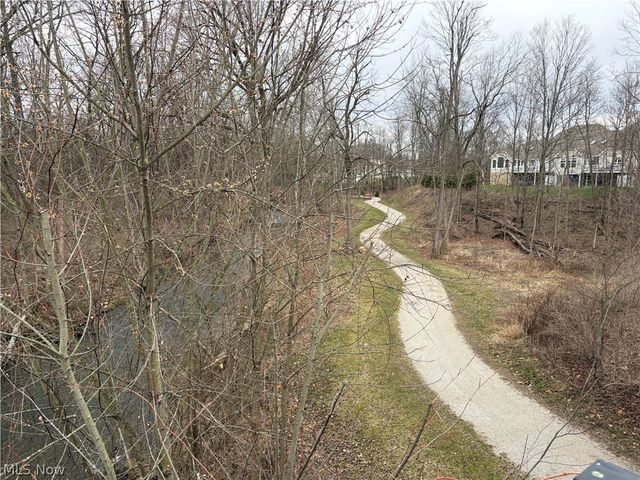 3376 Hunter Pky 26, Cuyahoga Falls, OH 44223