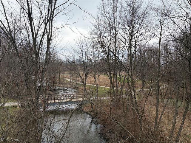 3376 Hunter Pky 26, Cuyahoga Falls, OH 44223