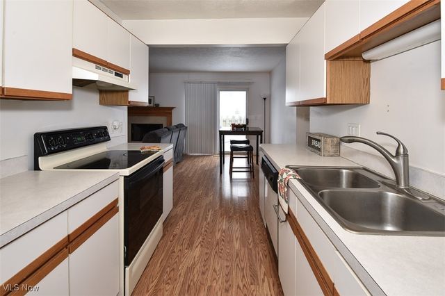 3376 Hunter Pky 26, Cuyahoga Falls, OH 44223