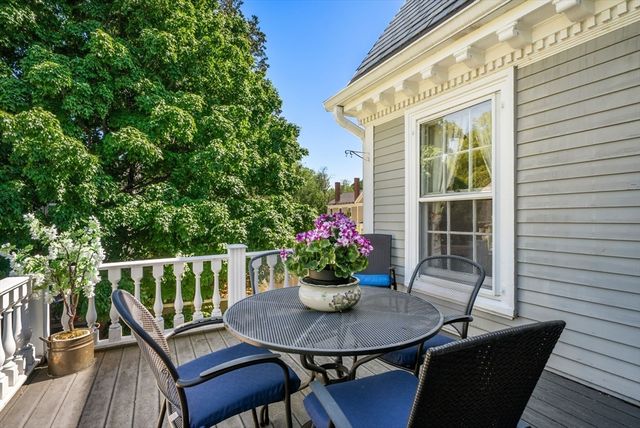 7 Hamilton St 3, Salem, MA 01970