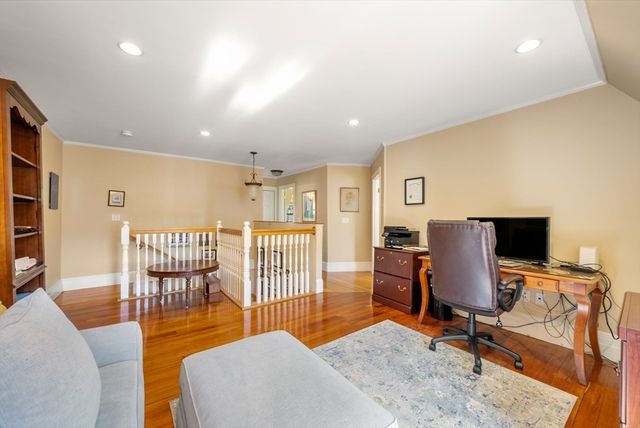7 Hamilton St 3, Salem, MA 01970