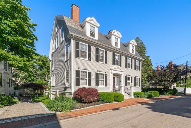 7 Hamilton St 3, Salem, MA 01970