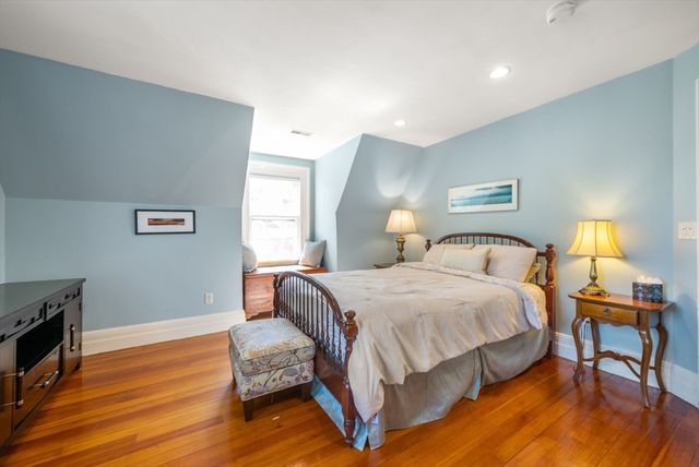 7 Hamilton St 3, Salem, MA 01970