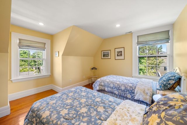 7 Hamilton St 3, Salem, MA 01970