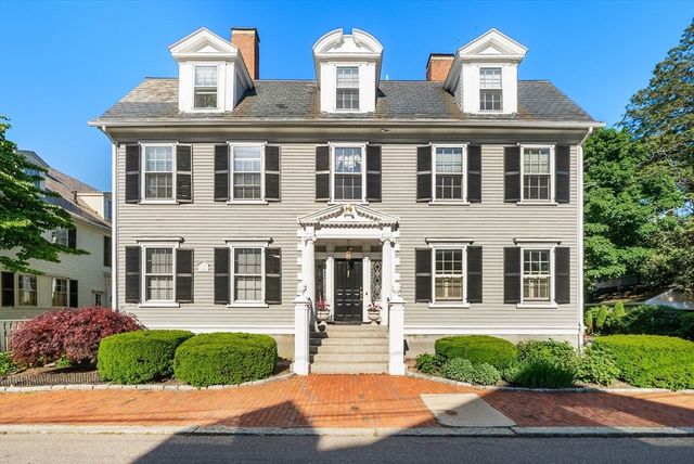 7 Hamilton St 3, Salem, MA 01970