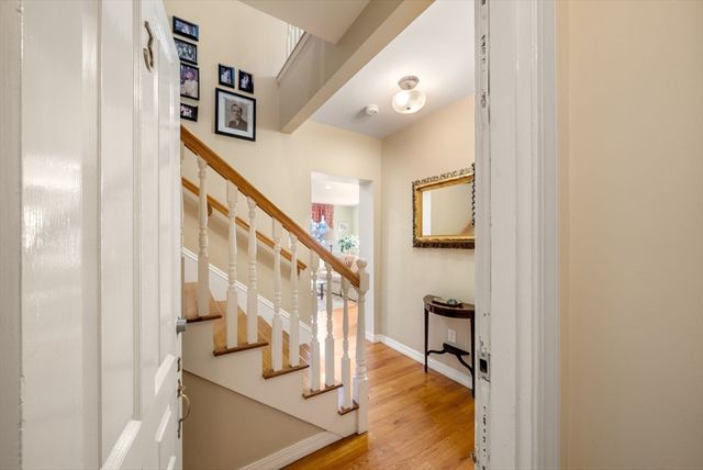 7 Hamilton St 3, Salem, MA 01970