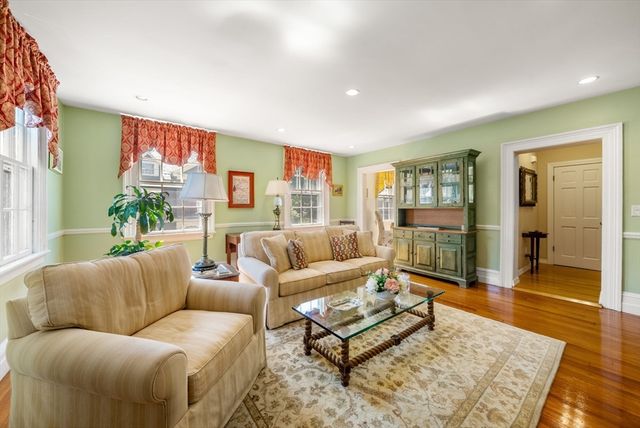 7 Hamilton St 3, Salem, MA 01970