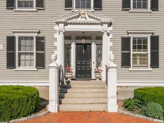 7 Hamilton St 3, Salem, MA 01970