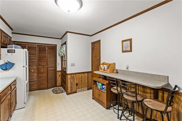 288 Hillside Court, Winston-salem, NC 27107