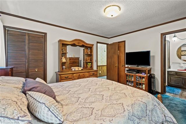 288 Hillside Court, Winston-salem, NC 27107