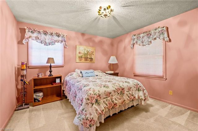 288 Hillside Court, Winston-salem, NC 27107
