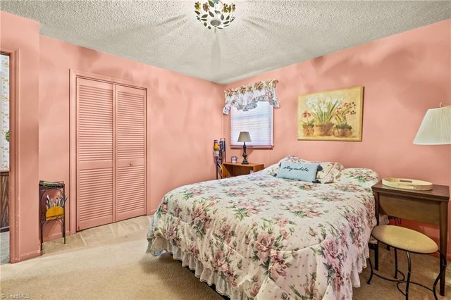 288 Hillside Court, Winston-salem, NC 27107
