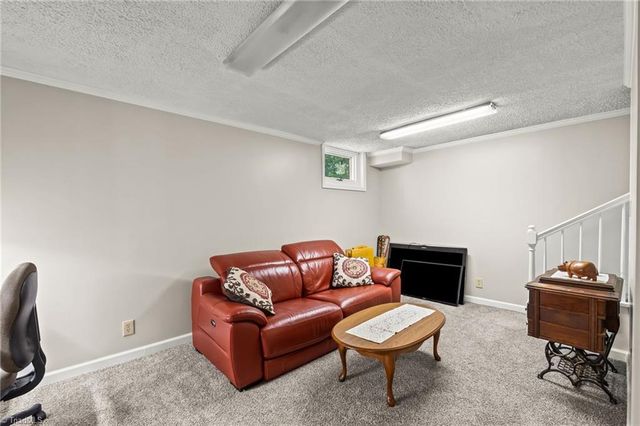 288 Hillside Court, Winston-salem, NC 27107