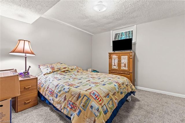 288 Hillside Court, Winston-salem, NC 27107