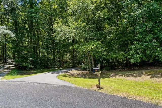 288 Hillside Court, Winston-salem, NC 27107