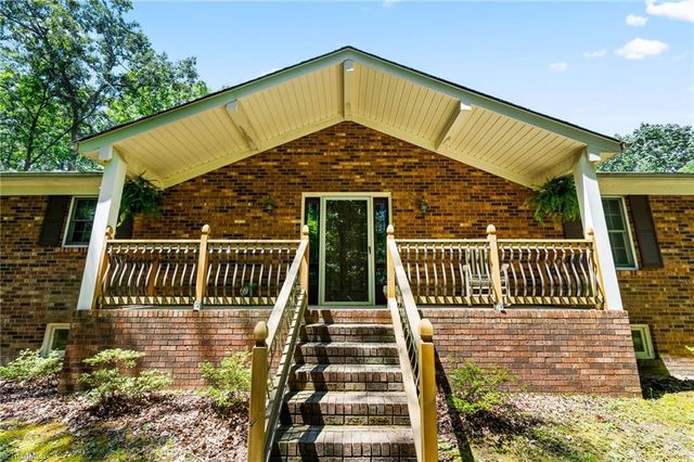 288 Hillside Court, Winston-salem, NC 27107