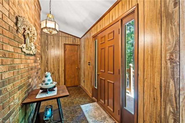 288 Hillside Court, Winston-salem, NC 27107
