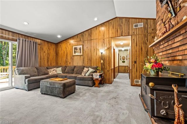 288 Hillside Court, Winston-salem, NC 27107