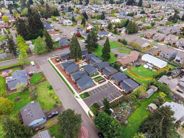 12246 Meadowlawn Dr, Oregon City, OR 97045