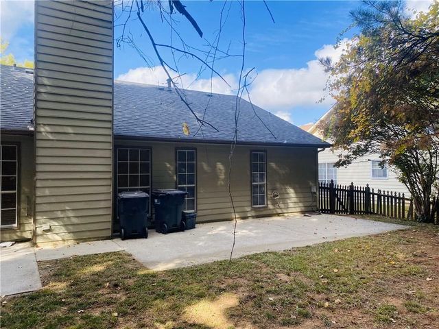 695 Paris Drive, Lawrenceville, GA 30043