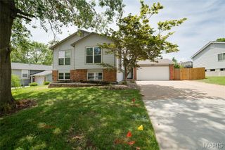 1113 Spencer Road, St Peters, MO 63376