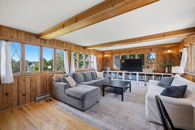 31 Day Circle, Woburn, MA 01801