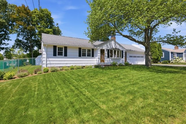 31 Day Circle, Woburn, MA 01801