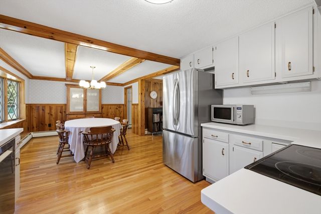 31 Day Circle, Woburn, MA 01801