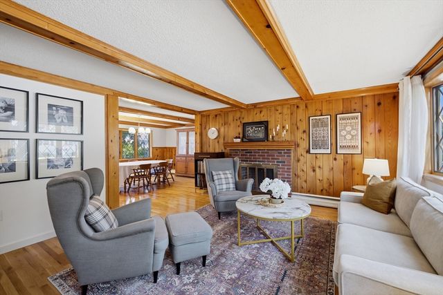 31 Day Circle, Woburn, MA 01801