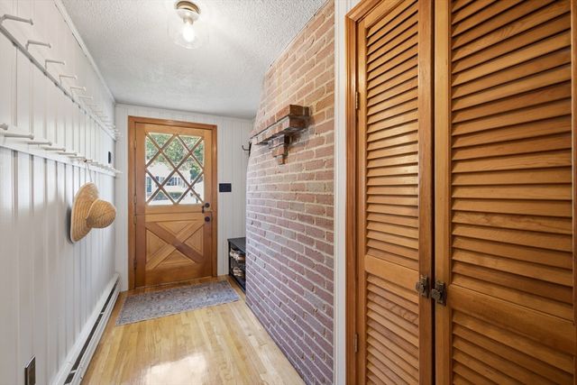 31 Day Circle, Woburn, MA 01801