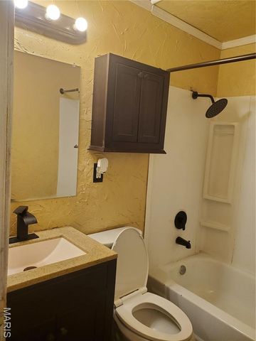 1121 St Helena Drive, Cahokia, IL 62206