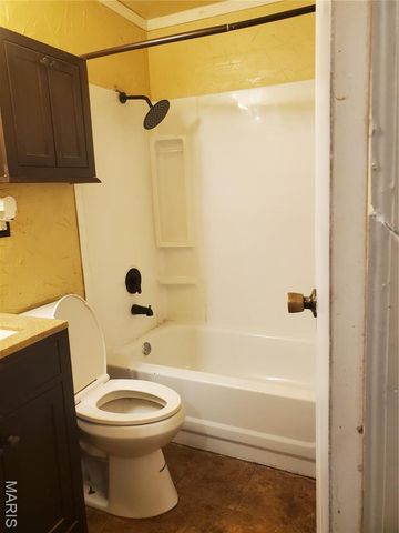 1121 St Helena Drive, Cahokia, IL 62206