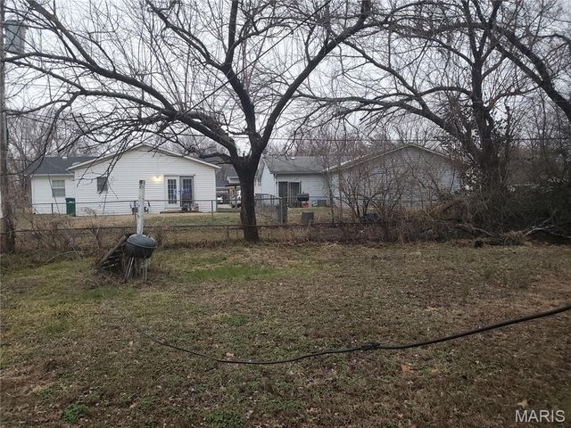 1121 St Helena Drive, Cahokia, IL 62206