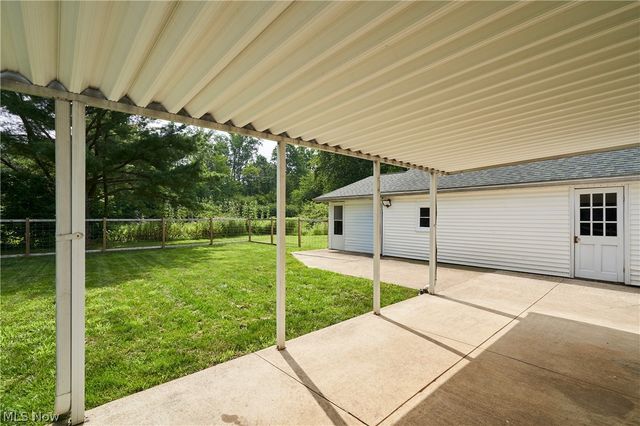 3261 Dewalt Drive, Akron, OH 44312